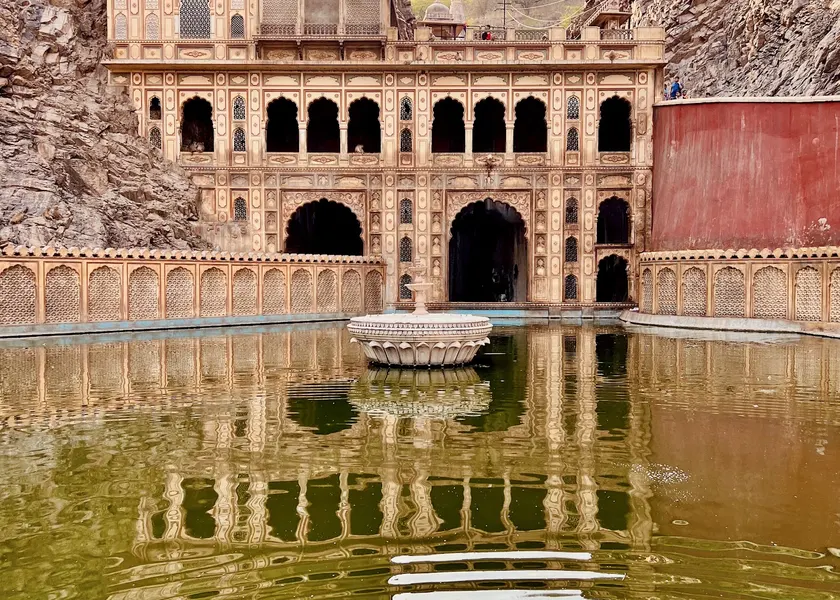 Galta Ji temple and tank in the gorge